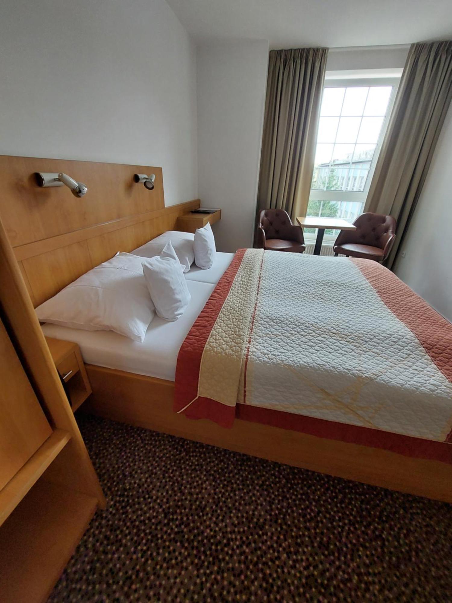 Avion Hotel 3*