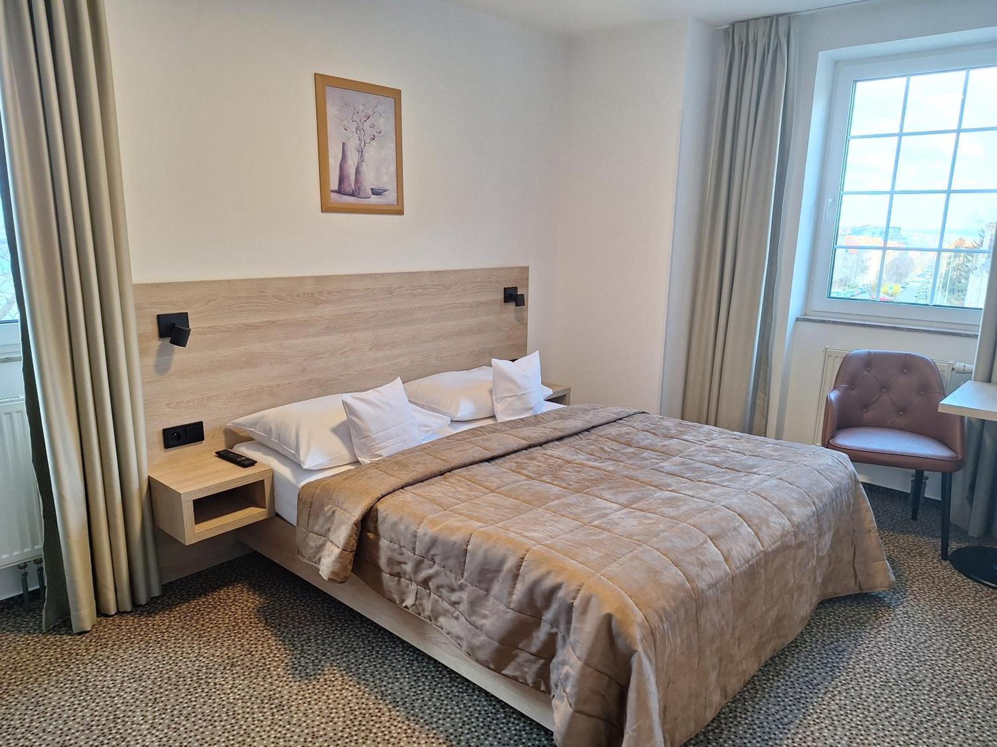 Hotel Avion 3*